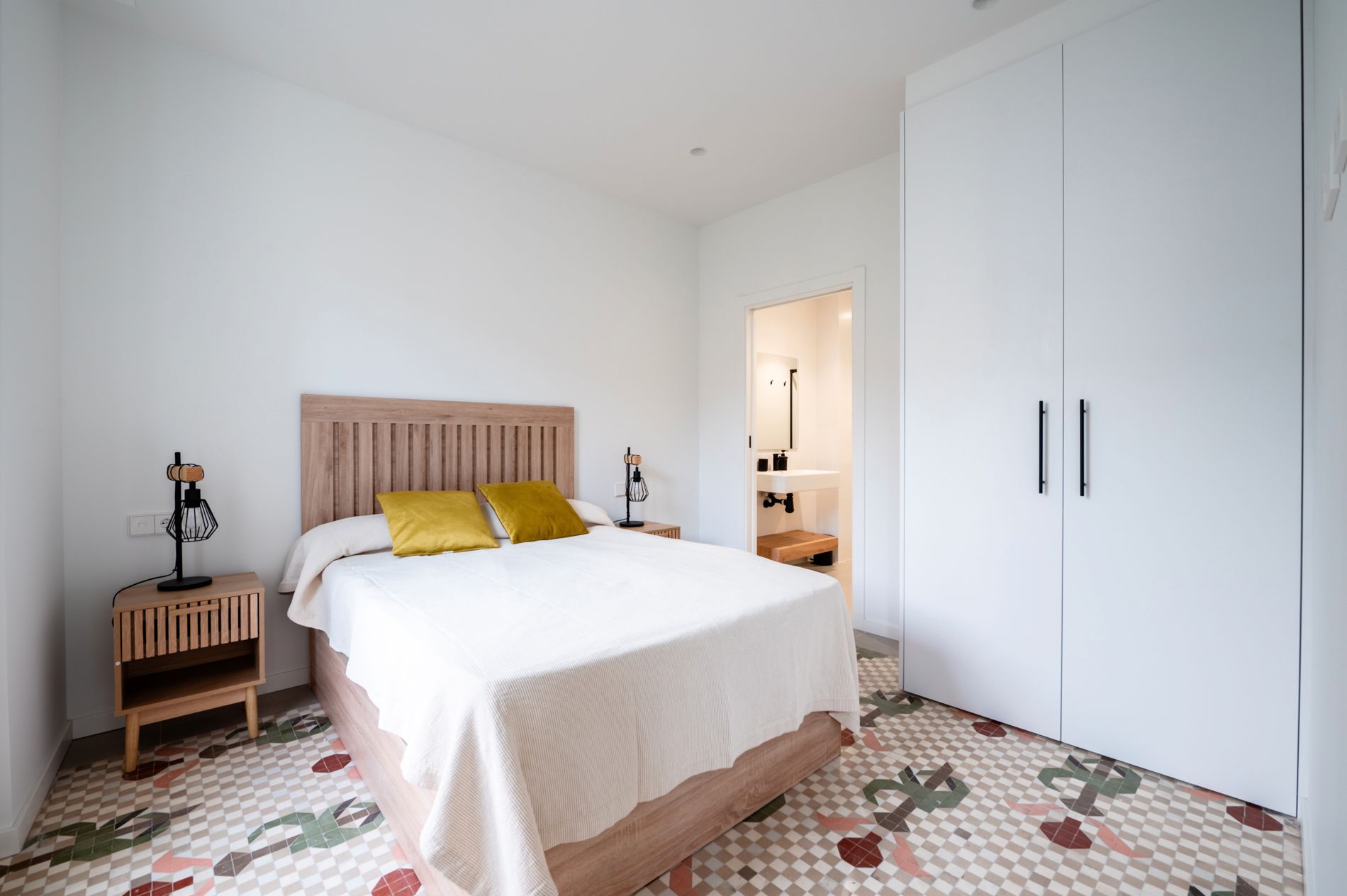 Dormitori de Pis per a compartir en  Valencia Capital amb Aire condicionat, Calefacció i Moblat