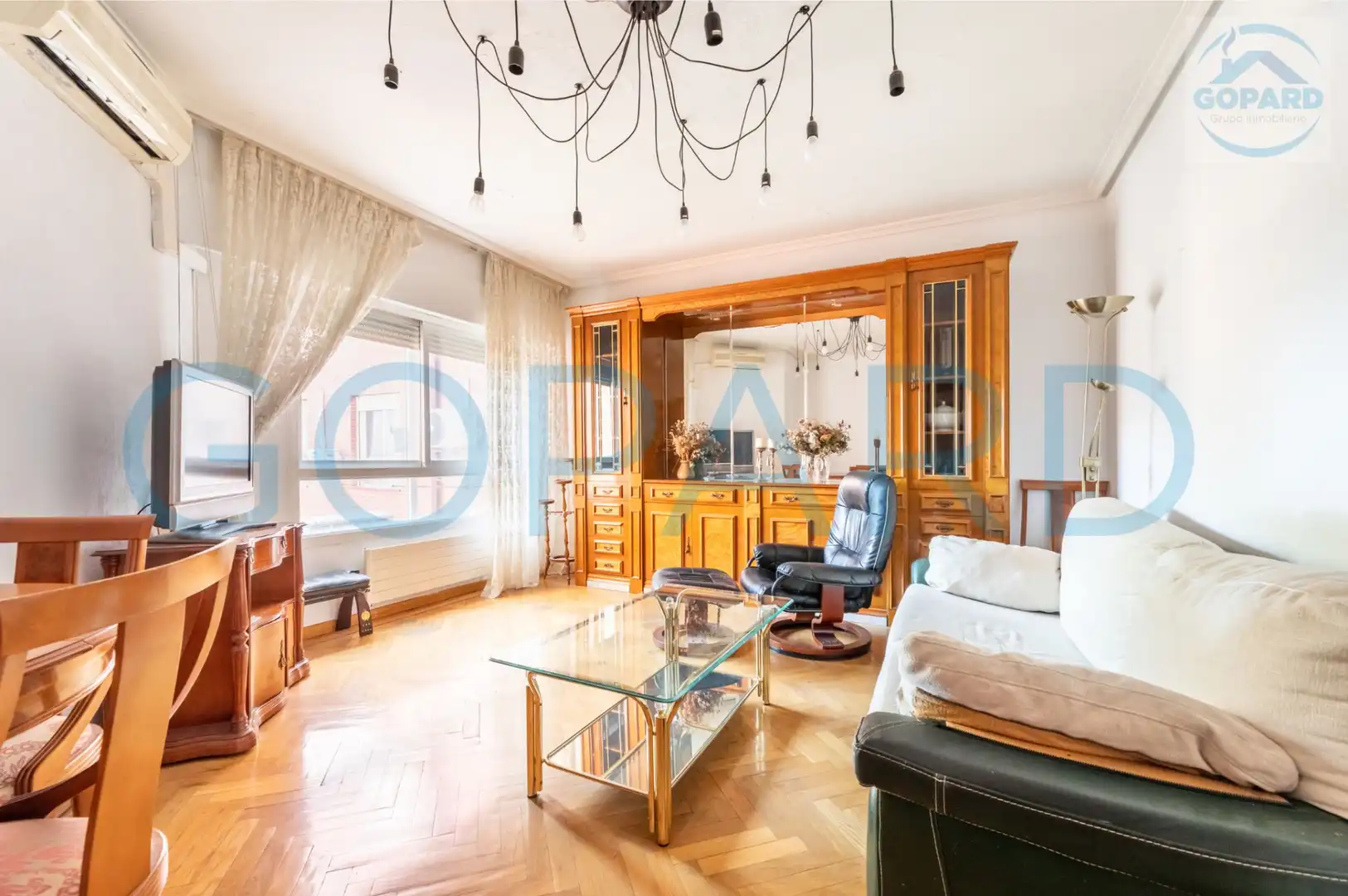 Wohnzimmer von Wohnung zum Verkauf in Madrid mit Klimaanlage, Heizung und Parkett