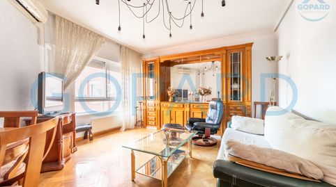 Inmobiliaria Gopard ofrece esta exclusiva vivienda en el corazón de Madrid.