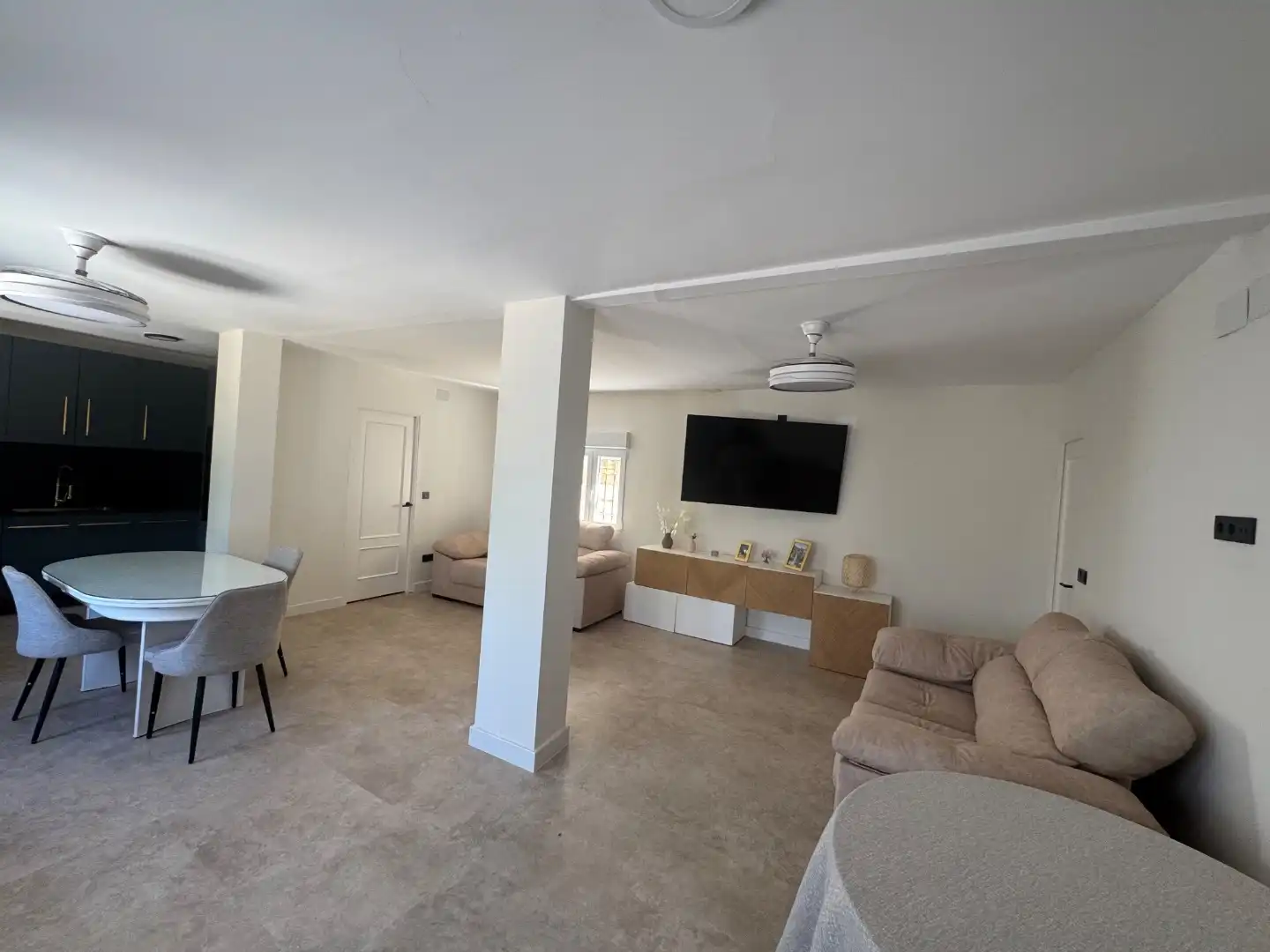 Sala d'estar de Casa o xalet en venda en  Jaén Capital amb Terrassa i Piscina