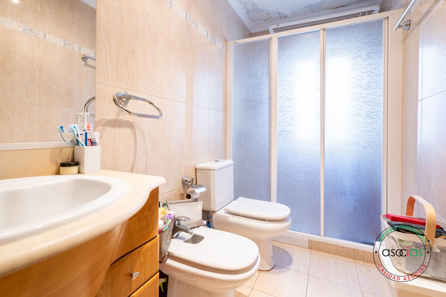 Bathroom of Flat for sale in Gijón   with Heating and Parquet flooring