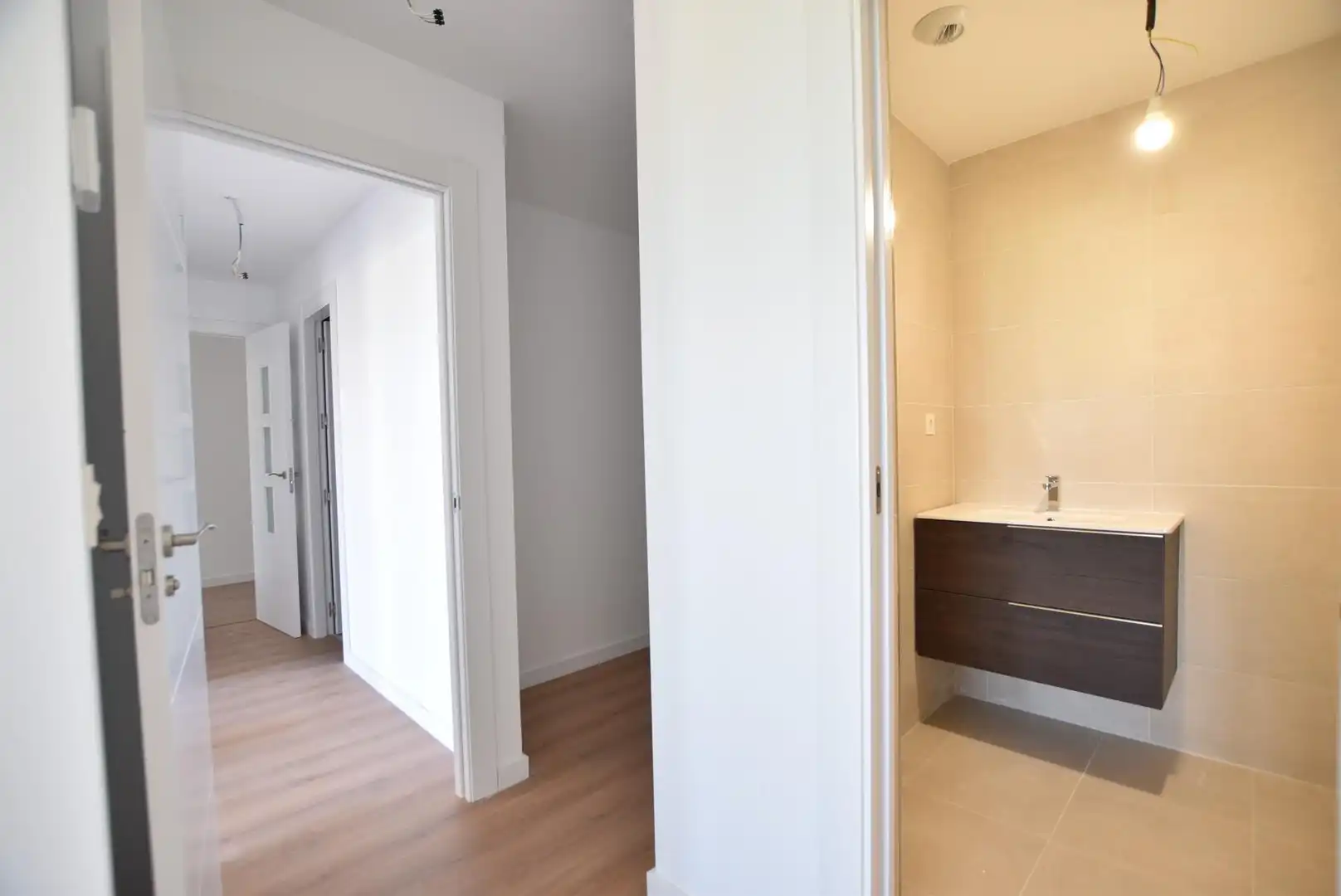 Piso de alquiler en Granada con Calefacción, Terraza y Piscina comunitaria