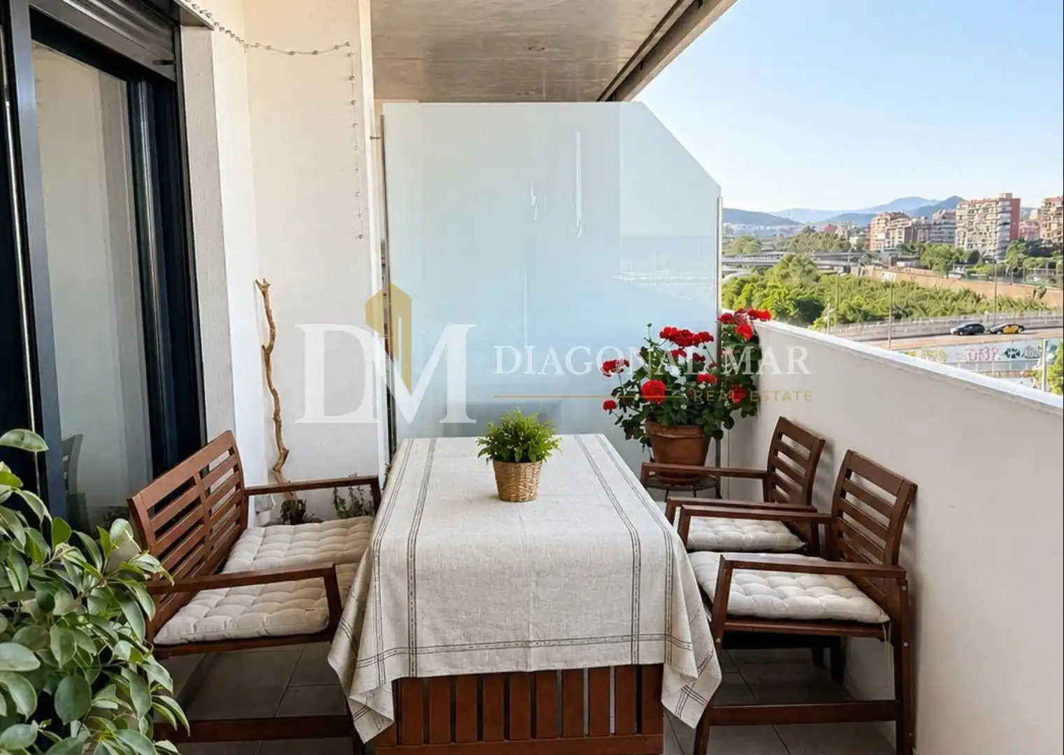 Terraza de Piso de alquiler en Sant Adrià de Besòs con Parquet, Balcón y Piscina comunitaria