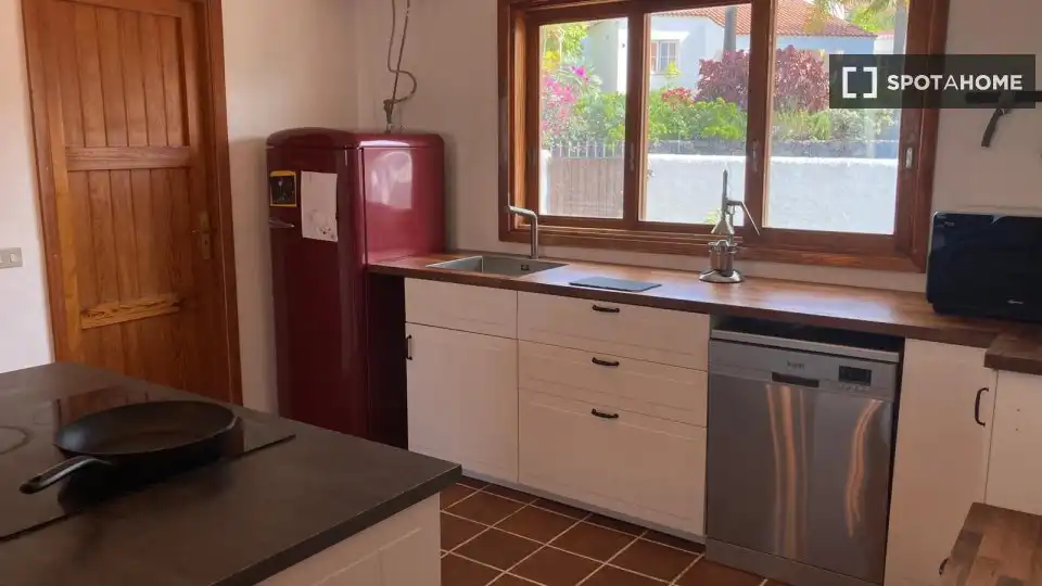 Kitchen of Apartments for share in Tacoronte  with Air Conditioner, Terrace and Furnished