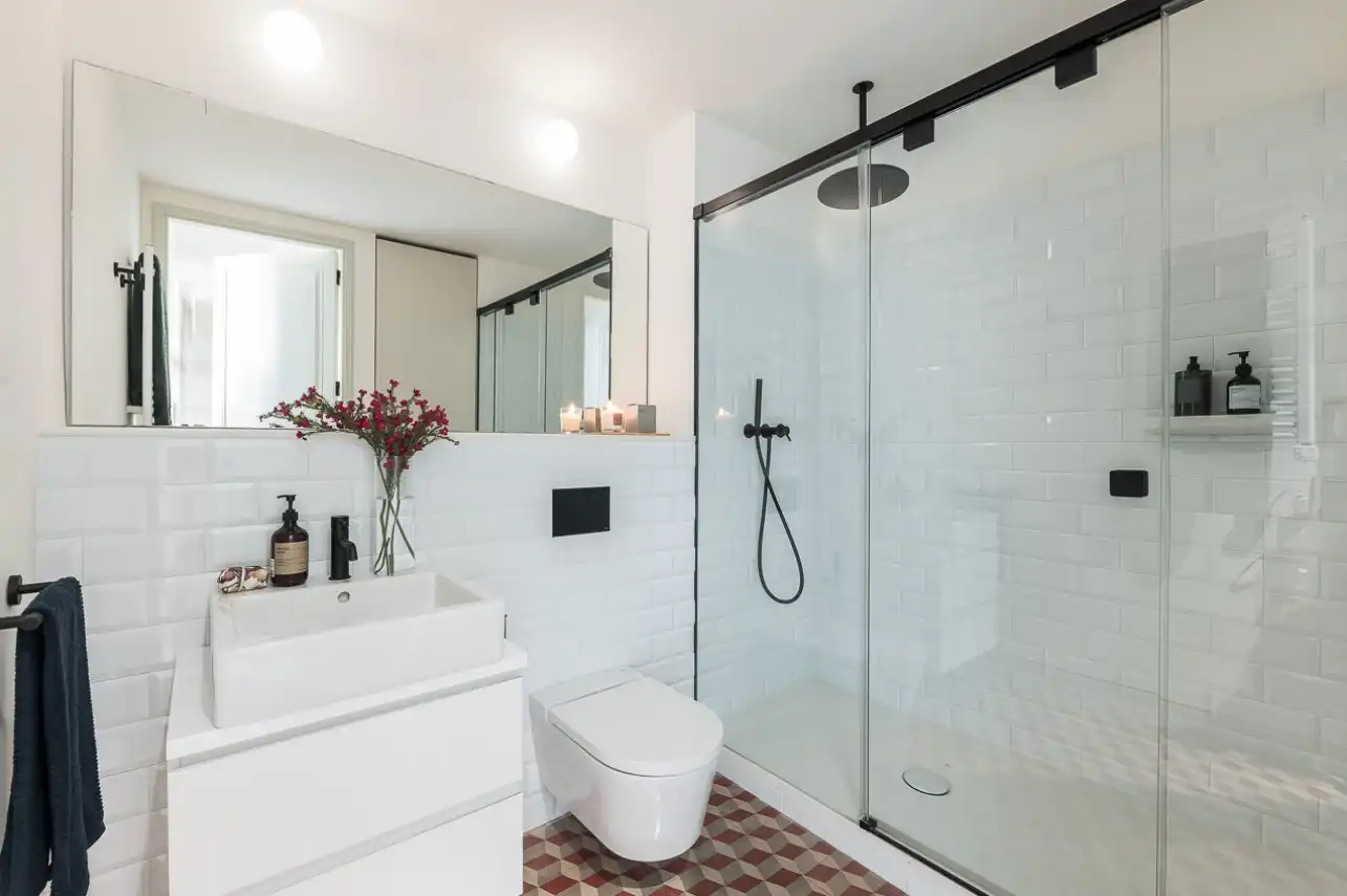 Baño de Apartamento de alquiler en Barcelona con Aire acondicionado, Calefacción y Amueblado