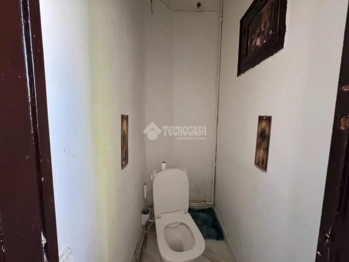 Badezimmer von Wohnung zum Verkauf in Barcelona mit Abstellraum und Balkon