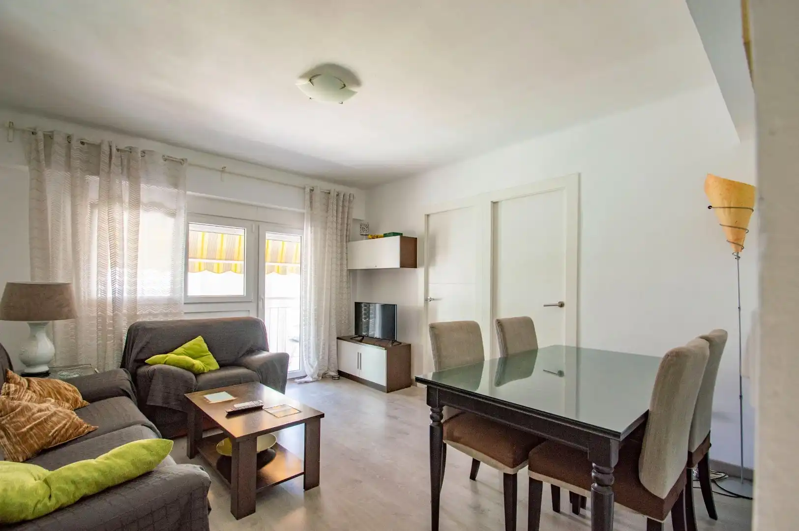 Wohnzimmer von Wohnung zur Miete in Almería mit Klimaanlage, Heizung und Terrasse