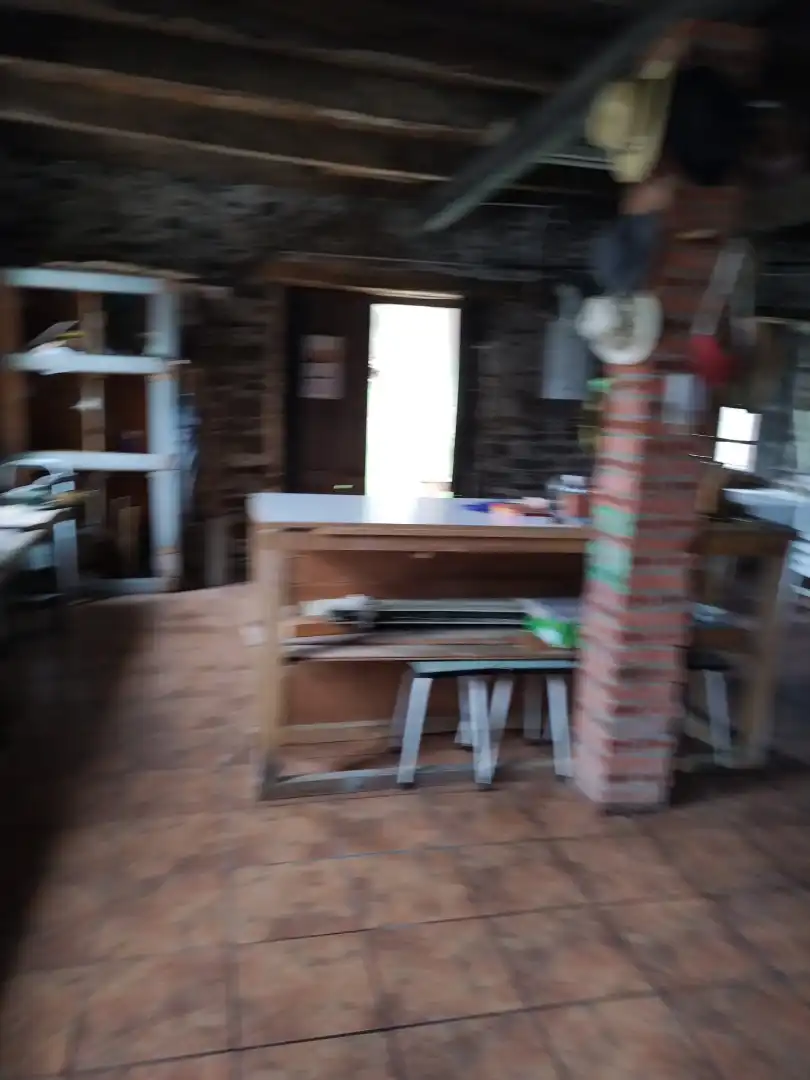 Cuina de Finca rústica en venda en Riello amb Traster i Moblat