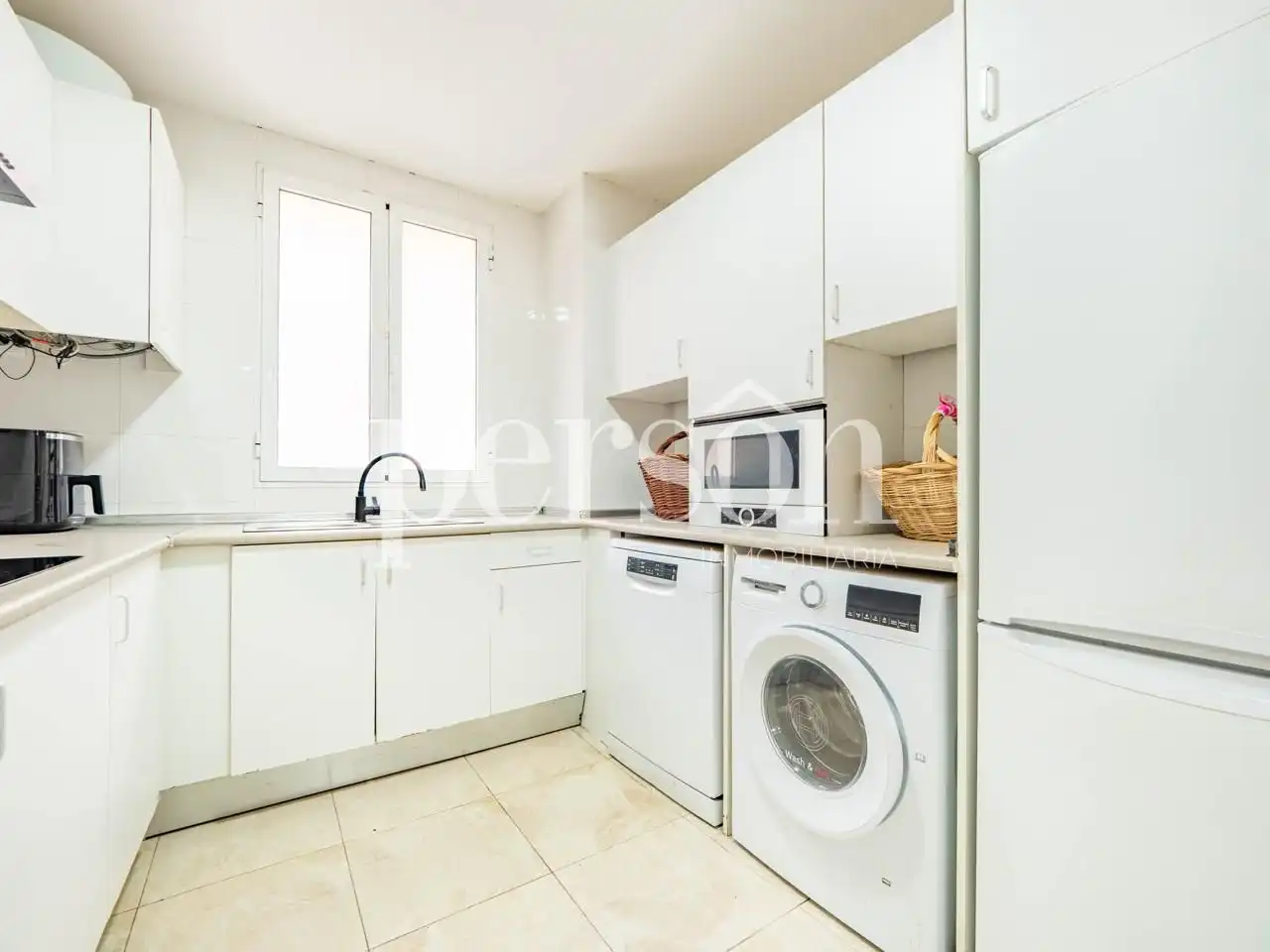 Cocina de Planta baja en venta en Valencia con Aire acondicionado, Amueblado y Internet