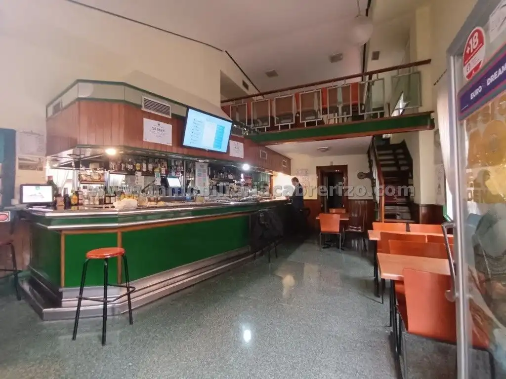 Local comercial en venta en Oeste, imagen 2