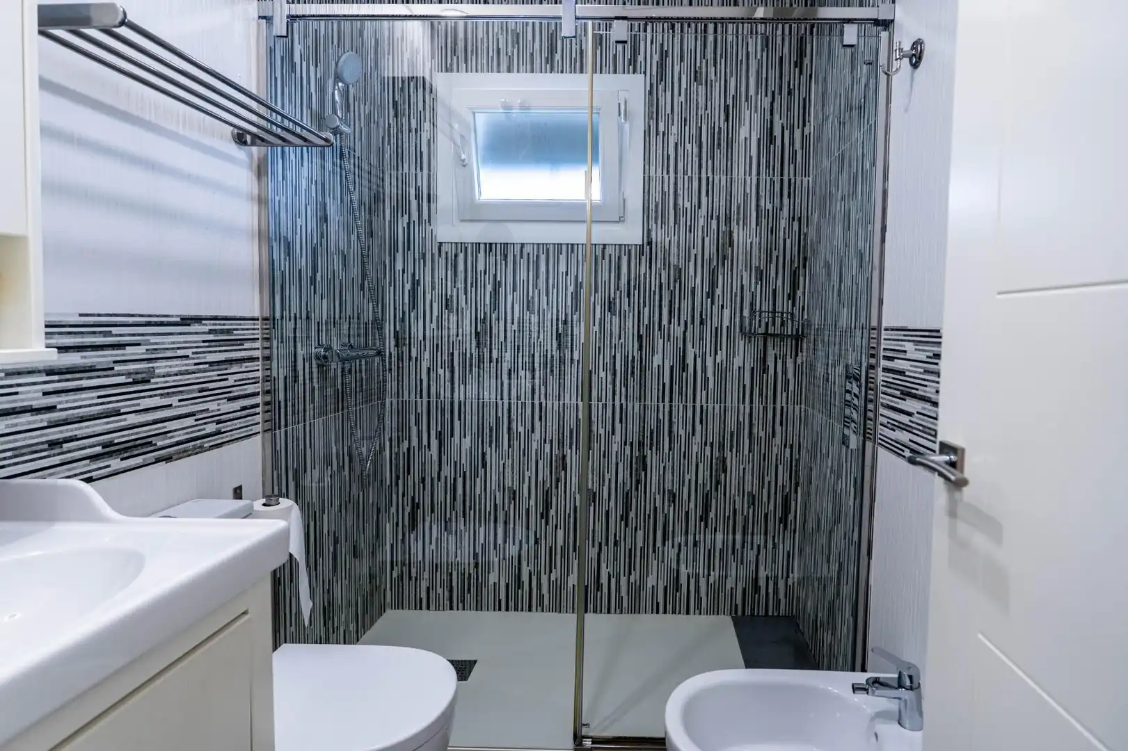 Baño de Ático en venta en Sevilla con Aire acondicionado, Calefacción y Terraza