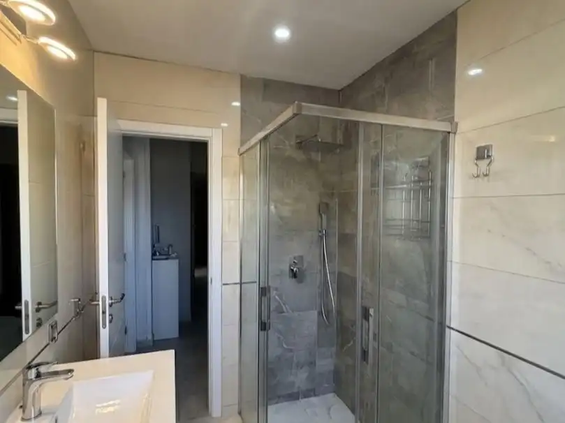 Bathroom of Houses for sale in Sevilla la Nueva  with Air Conditioner, Heating and Private garden