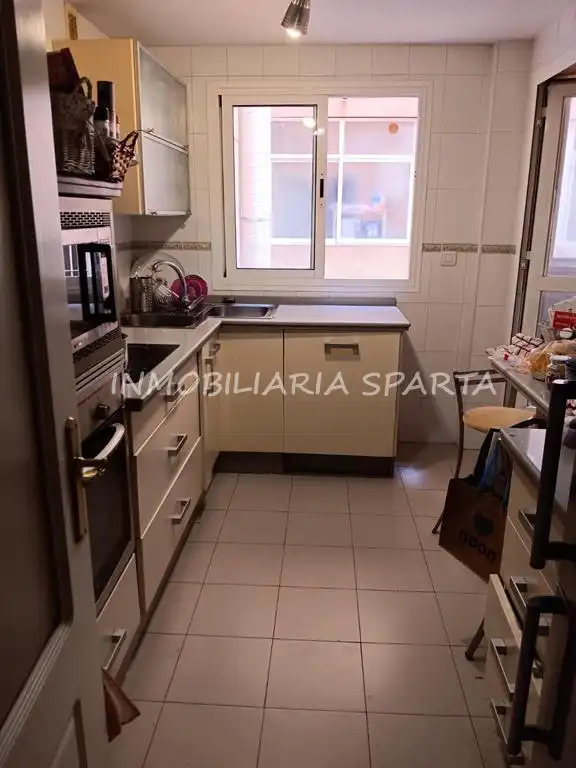 Wohnung zur Miete in Avenida Clara Campoamor, Barrio Alto