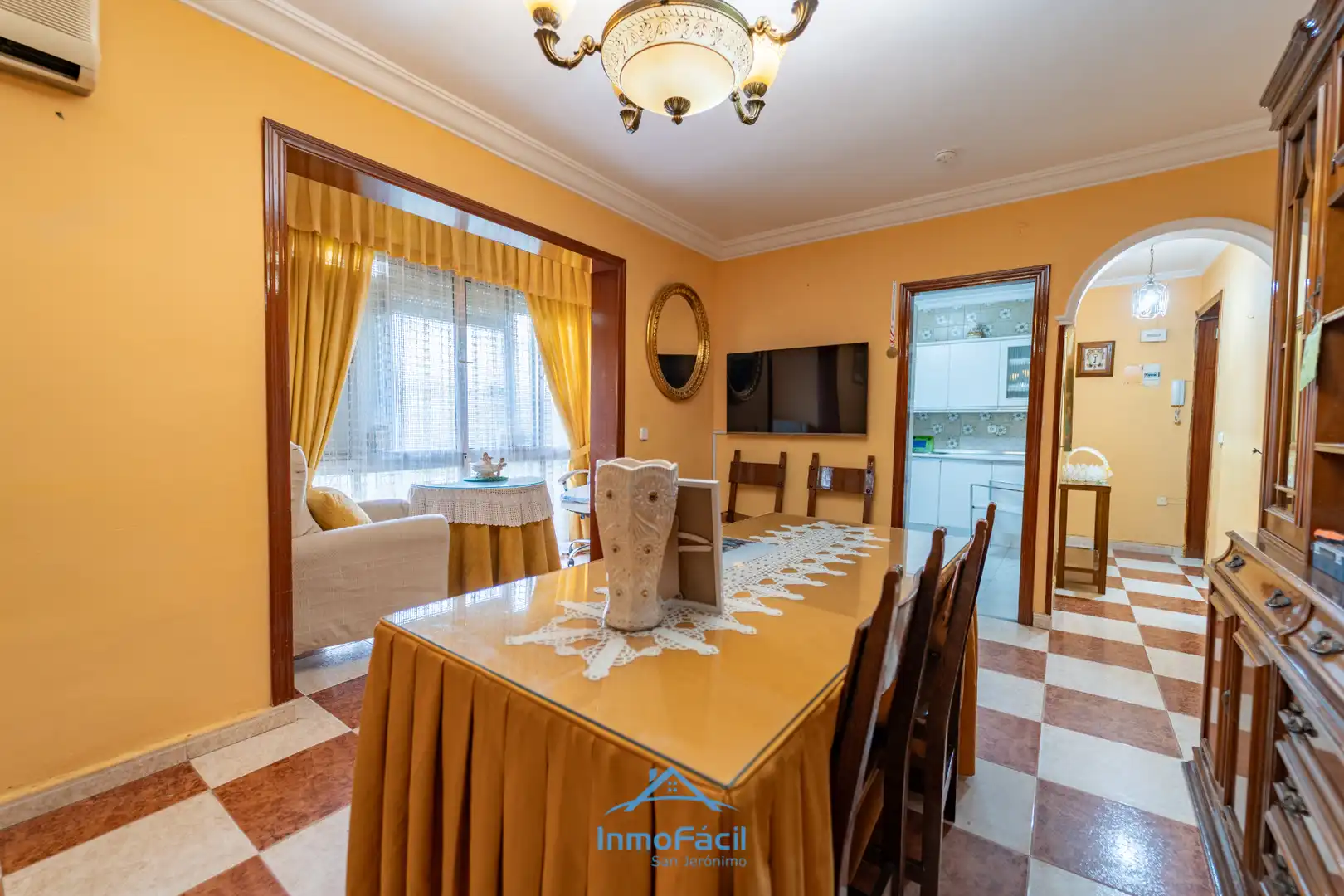 Comedor de Piso en venta en  Sevilla Capital con Aire acondicionado, Trastero y Amueblado