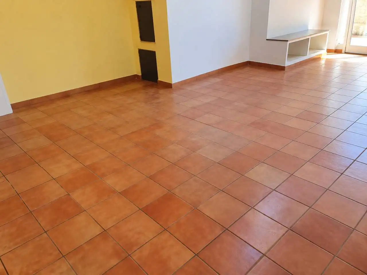 Geschaftsraum zur Miete in Oliva