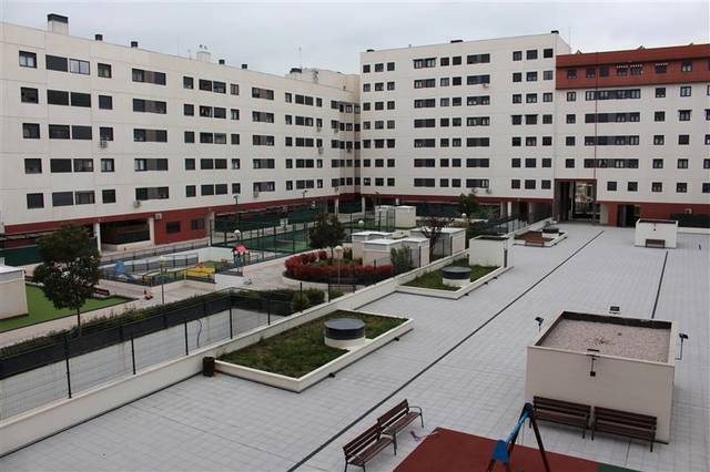 Garaje en Venta en Calle Francisco Umbral en Espartales