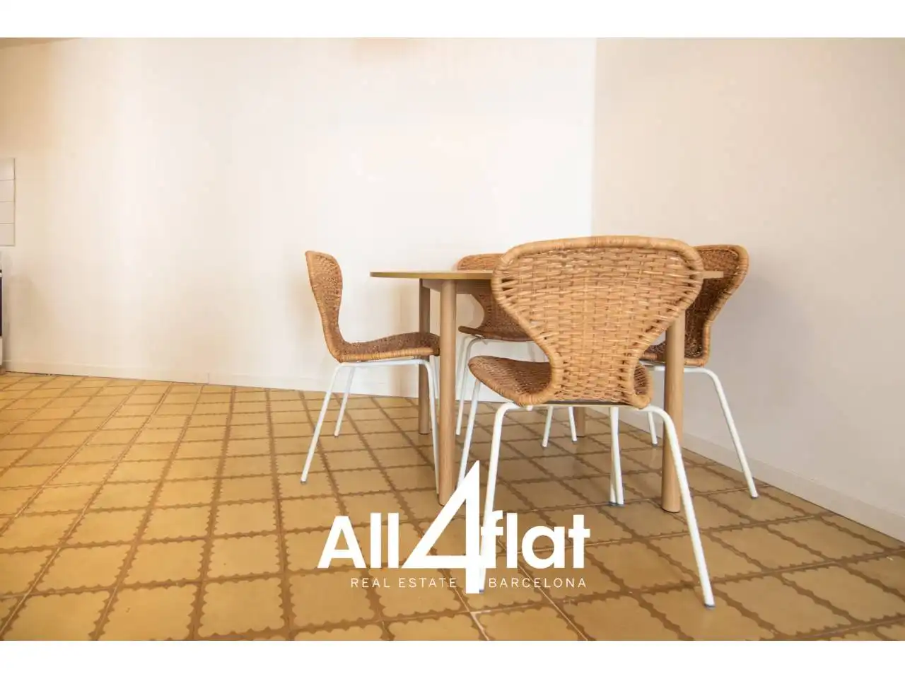 Flat for sale in Barcelona  with Air Conditioner