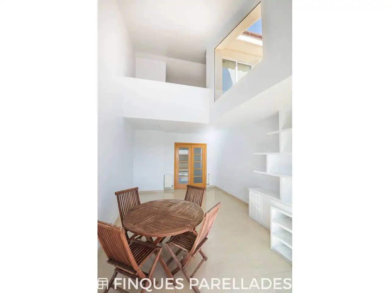Wohnzimmer von Dachboden zum Verkauf in Sitges mit Heizung, Terrasse und Abstellraum