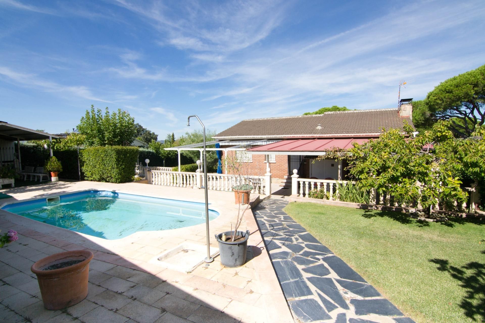 Garden of House or chalet for sale in Almorox  with Heating and Swimming Pool