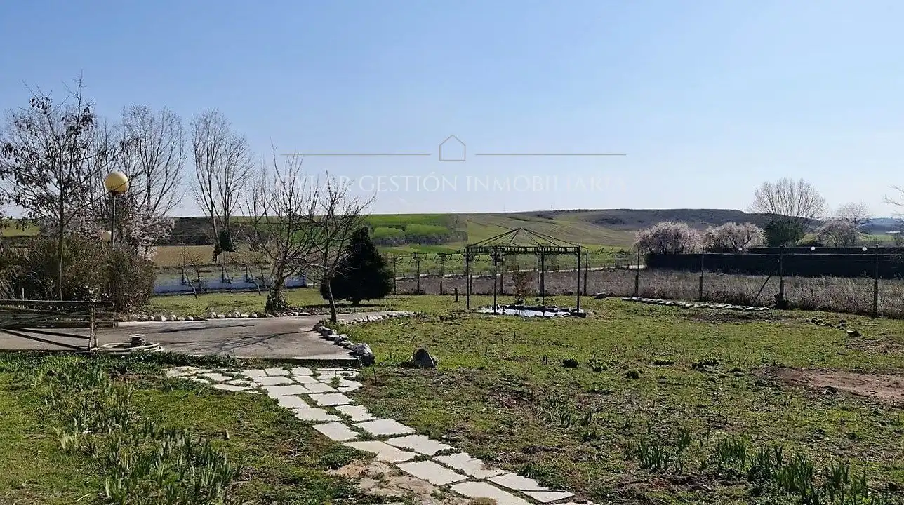Casa o chalet en venta en Villares de la Reina con Calefacción, Amueblado y Horno