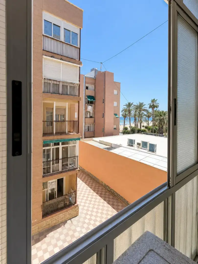Vista exterior de Apartament en venda en El Campello amb Aire condicionat i Calefacció