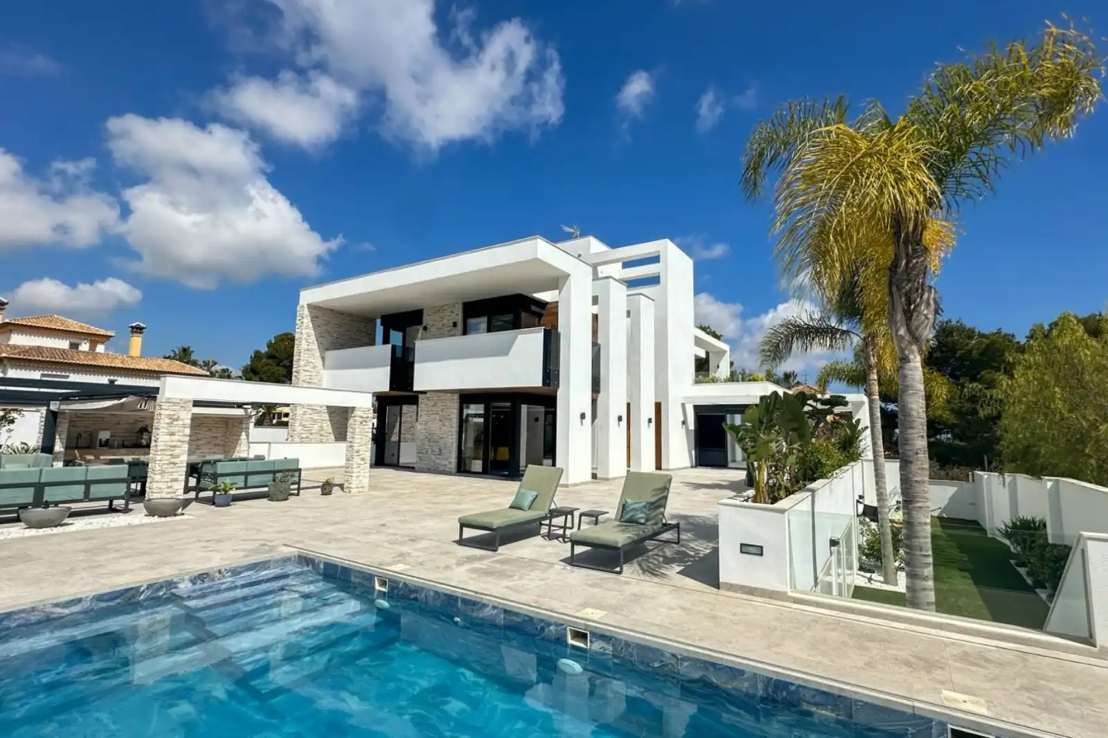 Villa zum Verkauf in Avenida de las Brisas 35