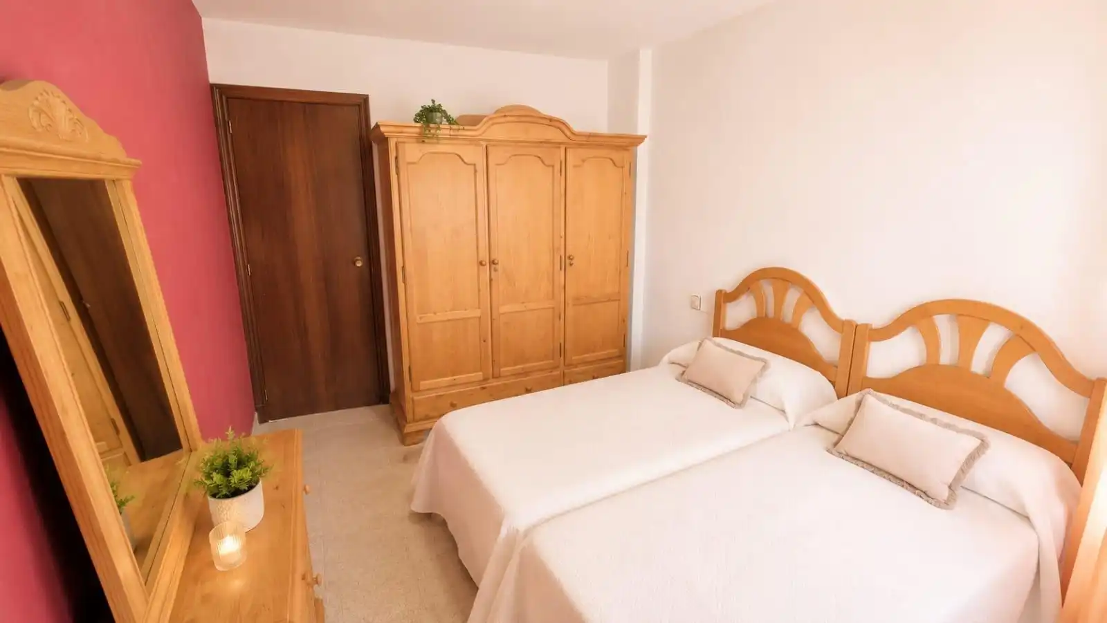 Habitación de Apartamento de alquiler en Torrevieja con Aire acondicionado y Amueblado