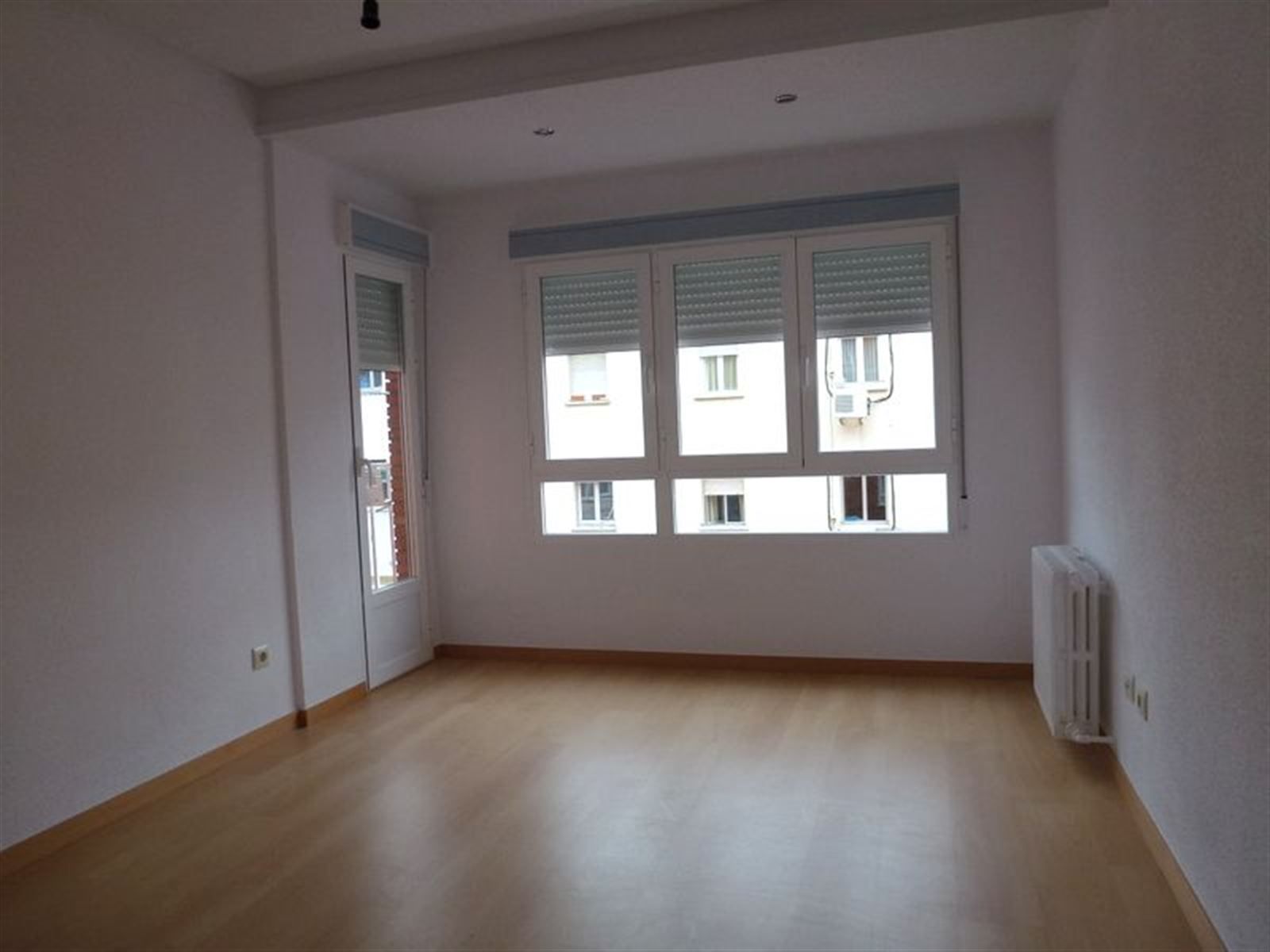 Habitación de Piso de alquiler en  Madrid Capital con Aire acondicionado, Calefacción y Terraza