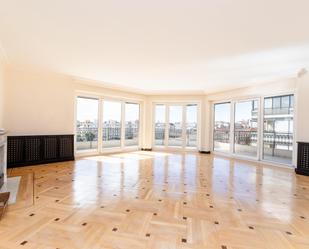 Living room of Flat for sale in  Madrid Capital  with Heating, Terrace and Balcony