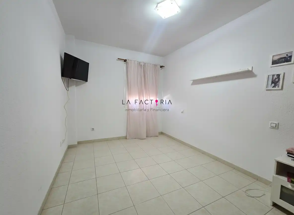 Piso en venta en Arona con Trastero, Horno y Balcón