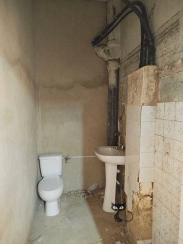 Local comercial en Alquiler en Calle Maestra Rosario Iroil en Benetússer