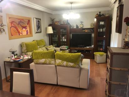 Living room of Flat for sale in  Albacete Capital  with Heating, Furnished and Balcony