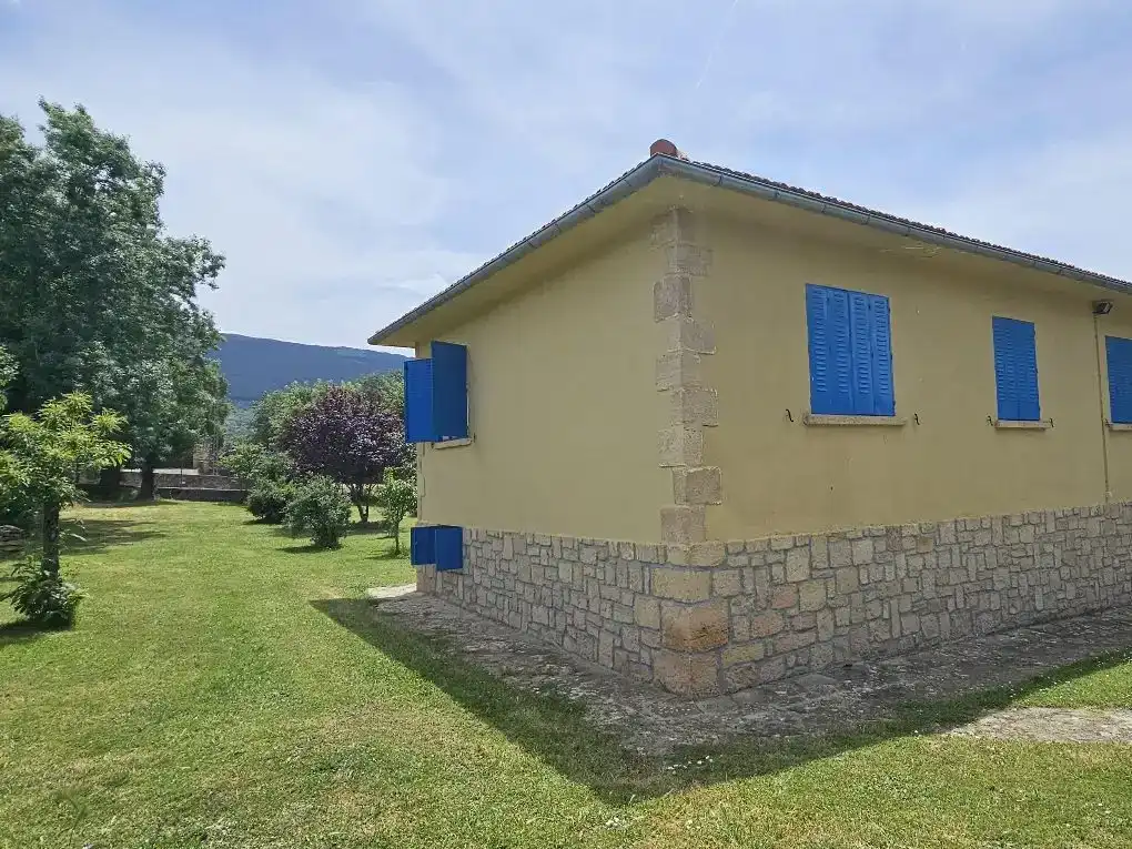 Vista exterior de Pis en venda en Santo Tomé del Puerto amb Jardí privat i Traster