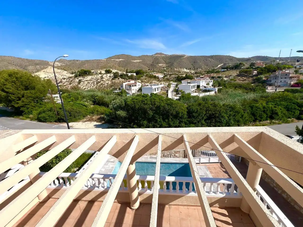 Vista exterior de Casa o chalet en venta en El Campello con Aire acondicionado, Calefacción y Jardín privado