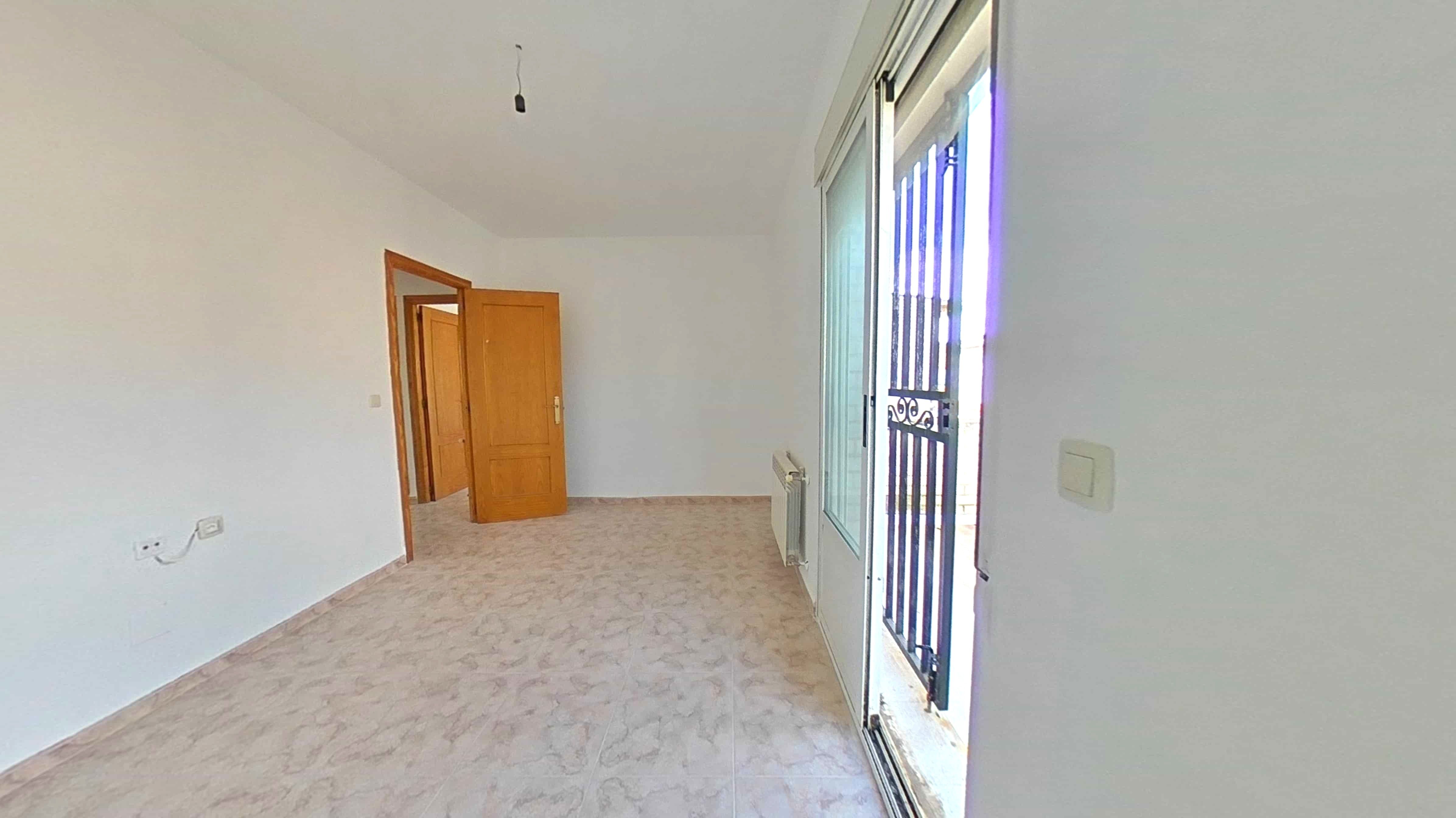 Casa adosada en venda a Constitucion, El Pedernoso