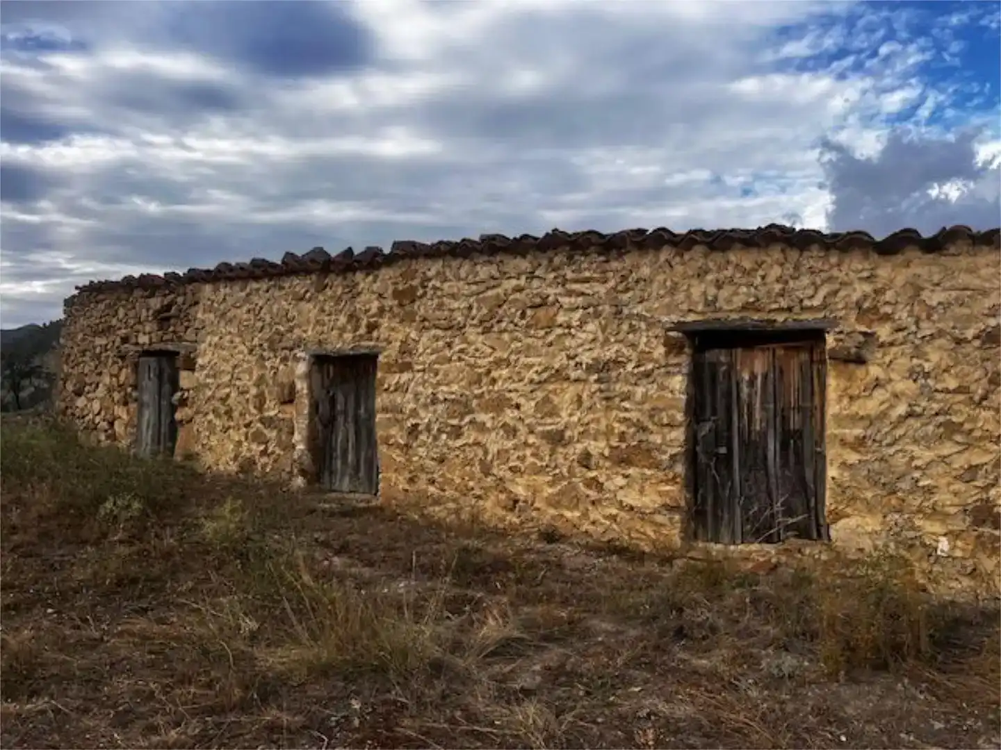 Vista exterior de Casa adosada en venta en Aras de los Olmos, Valencia