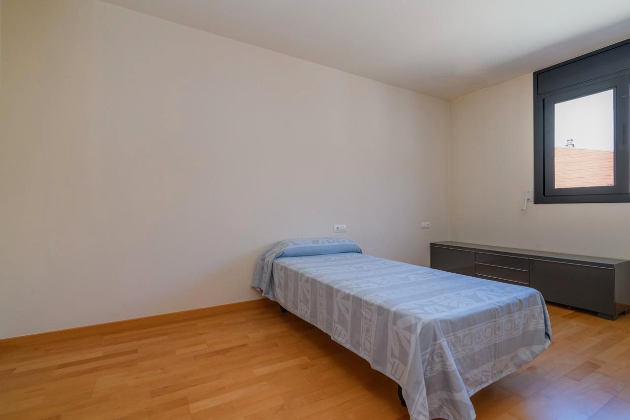 Dormitori de Pis en venda en Manresa amb Aire condicionat, Calefacció i Parquet