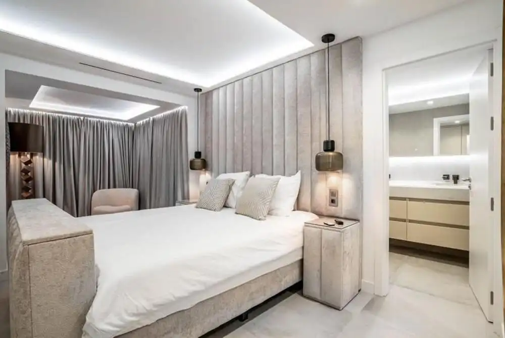 Dormitori de Casa o xalet de lloguer en Marbella amb Aire condicionat, Jardí privat i Terrassa