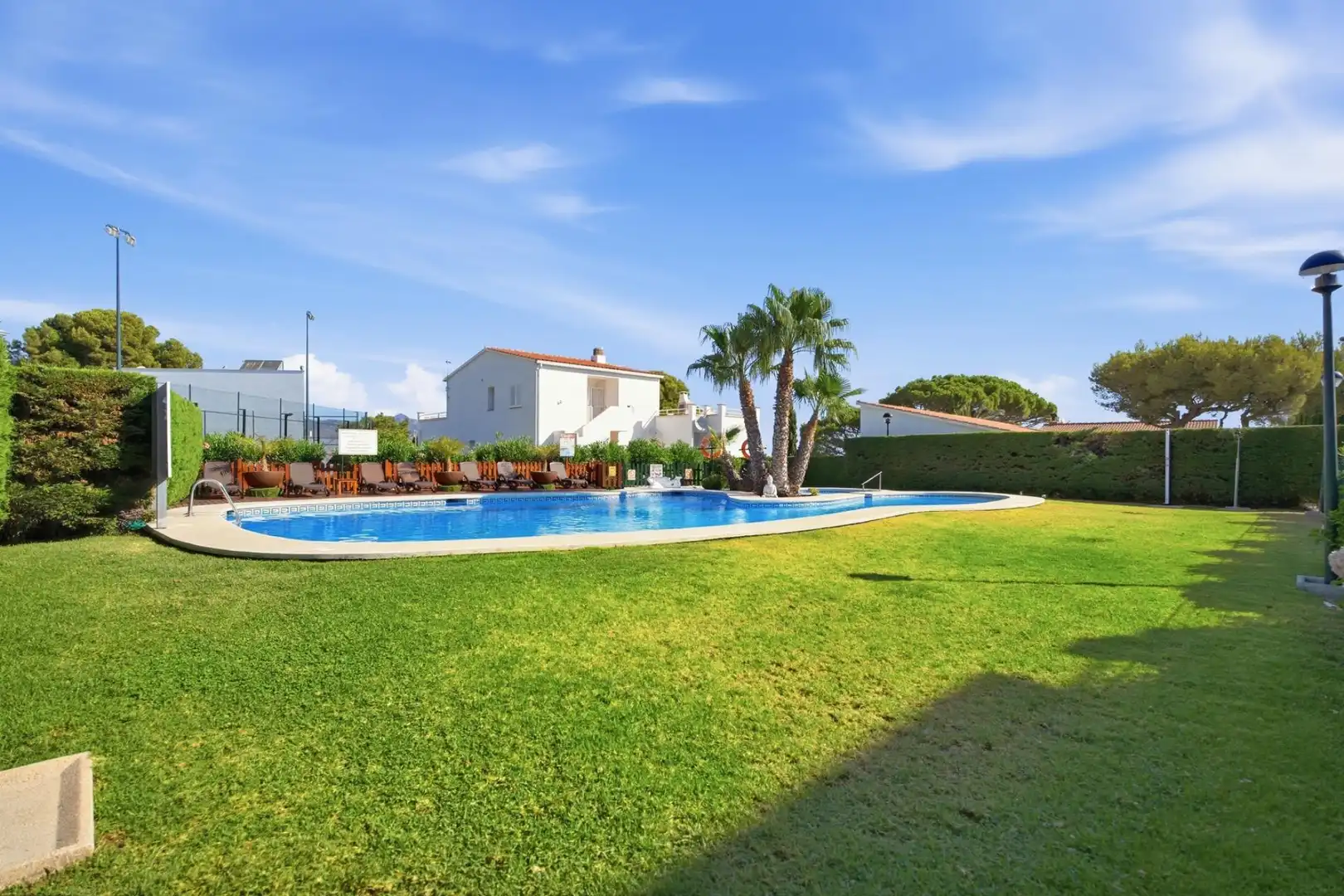 Piscina de Edifici en venda en Llançà