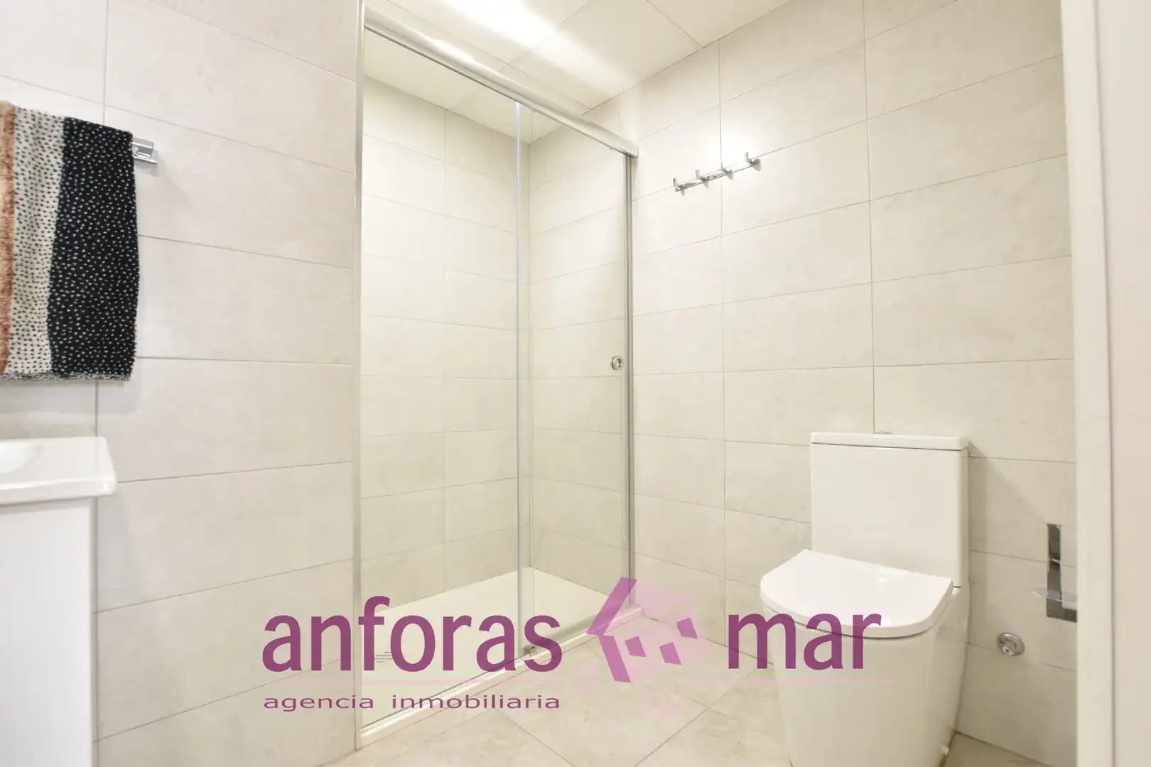 Badezimmer von Wohnung zum Verkauf in Torredembarra mit Klimaanlage, Heizung und Terrasse