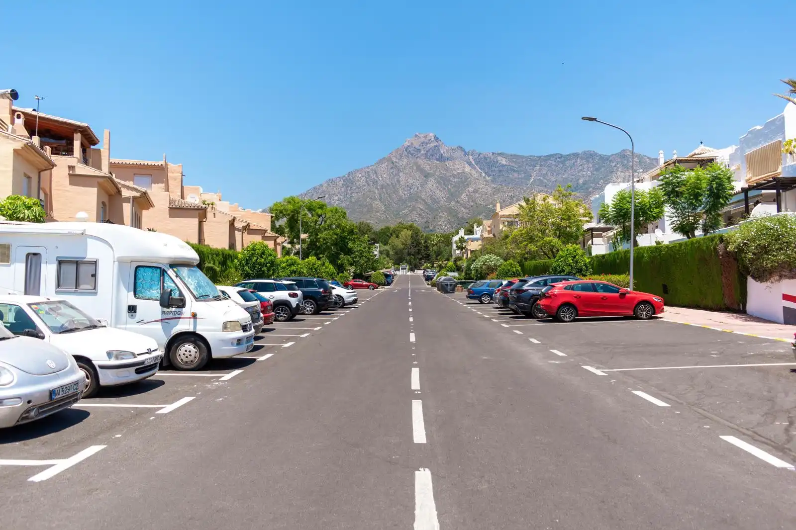 Außenansicht von Maisonette zur Miete in Marbella mit Schwimmbad, Möbliert und Gemeinschaftspool