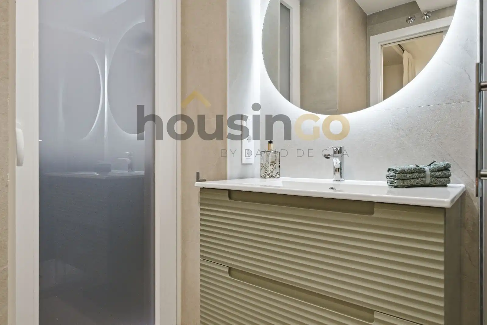 Bathroom of Flat for sale in Madrid  with Air Conditioner, Heating and Parquet flooring