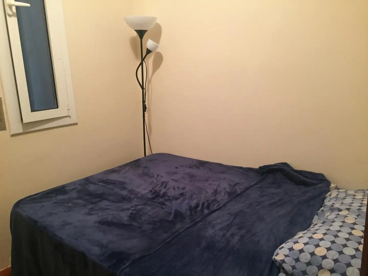 Bedroom of Flat for share in Barcelona  with Air Conditioner, Heating and Furnished