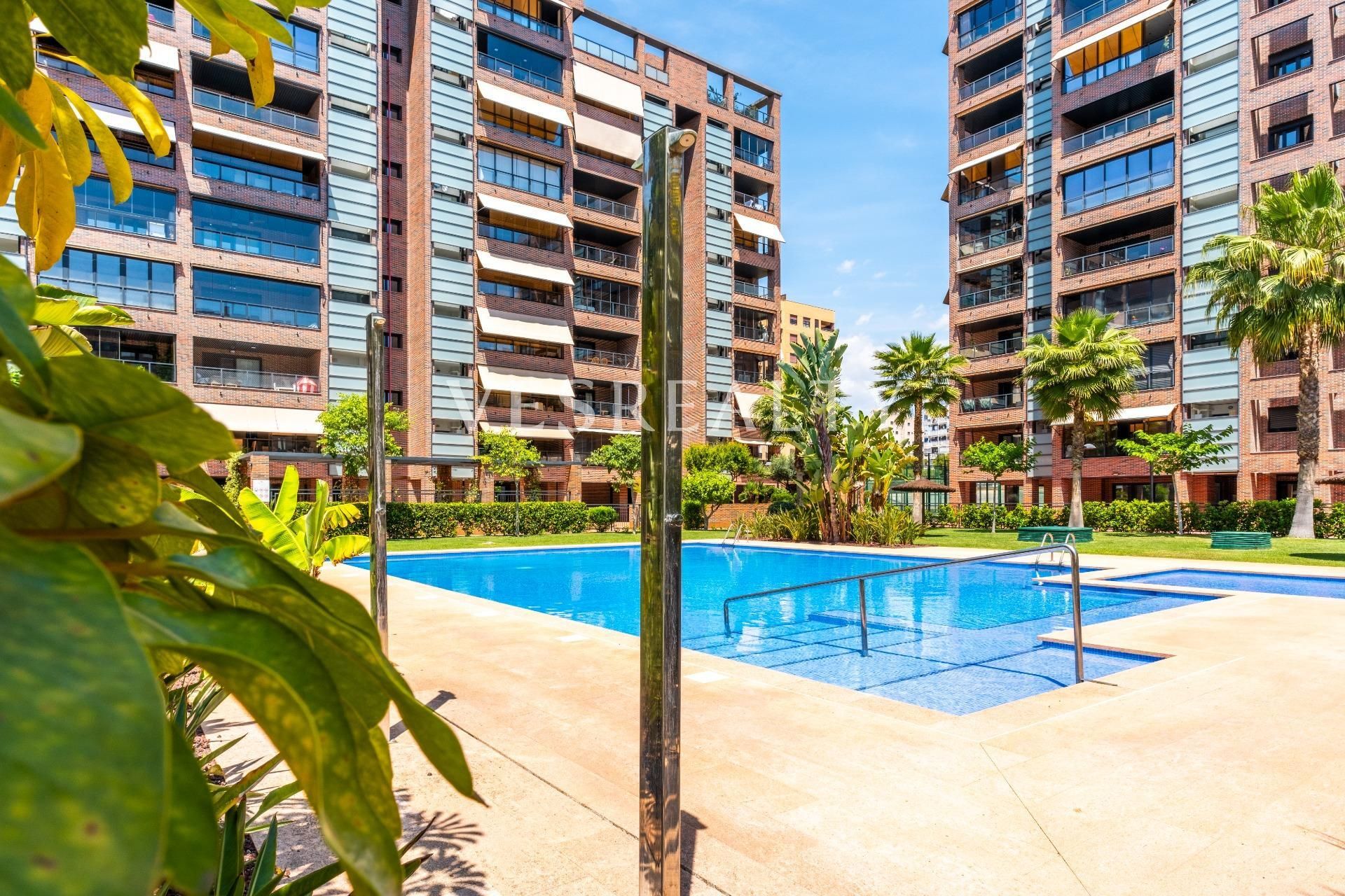 Swimming pool of Flat for sale in Alicante / Alacant  with Air Conditioner, Heating and Private garden