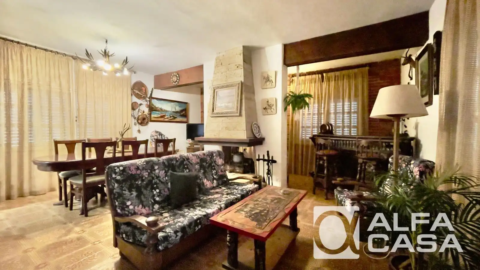 Living room of Houses for sale in Canyelles