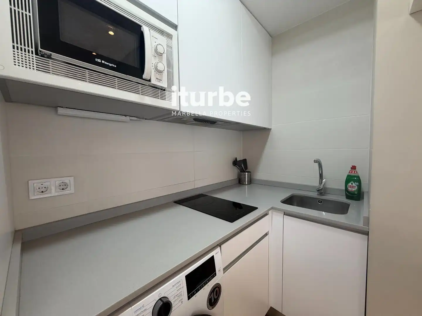 Kitchen of Flat for rent in Madrid  with Heating, Furnished and Alarm