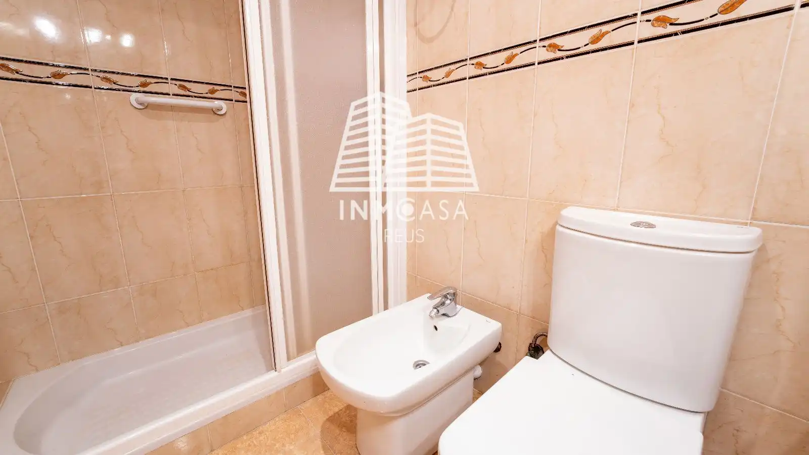 Baño de Piso en venta en Reus con Aire acondicionado, Calefacción y Terraza