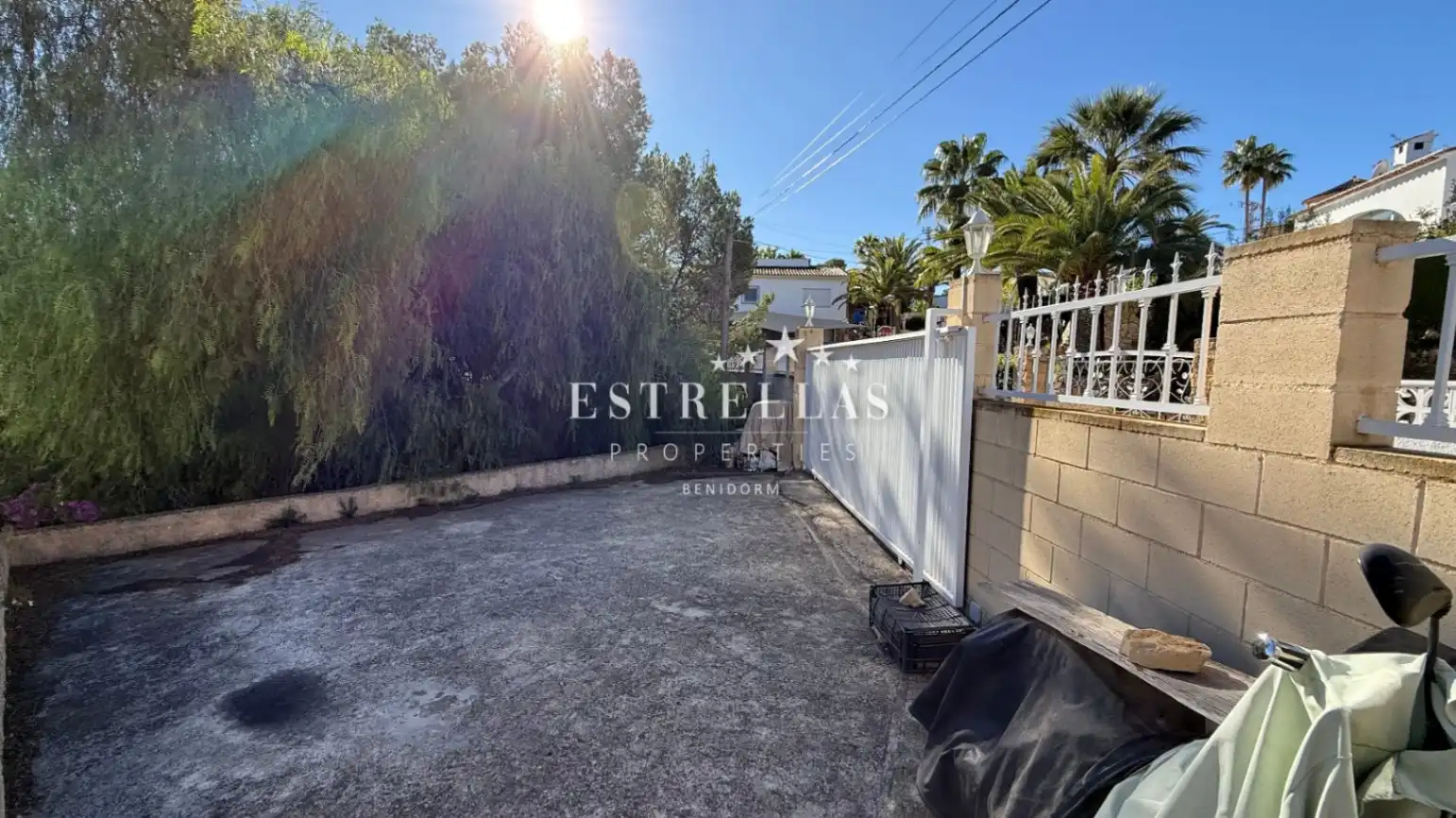 Vista exterior de Casa o chalet en venta en La Nucia con Aire acondicionado, Calefacción y Jardín privado