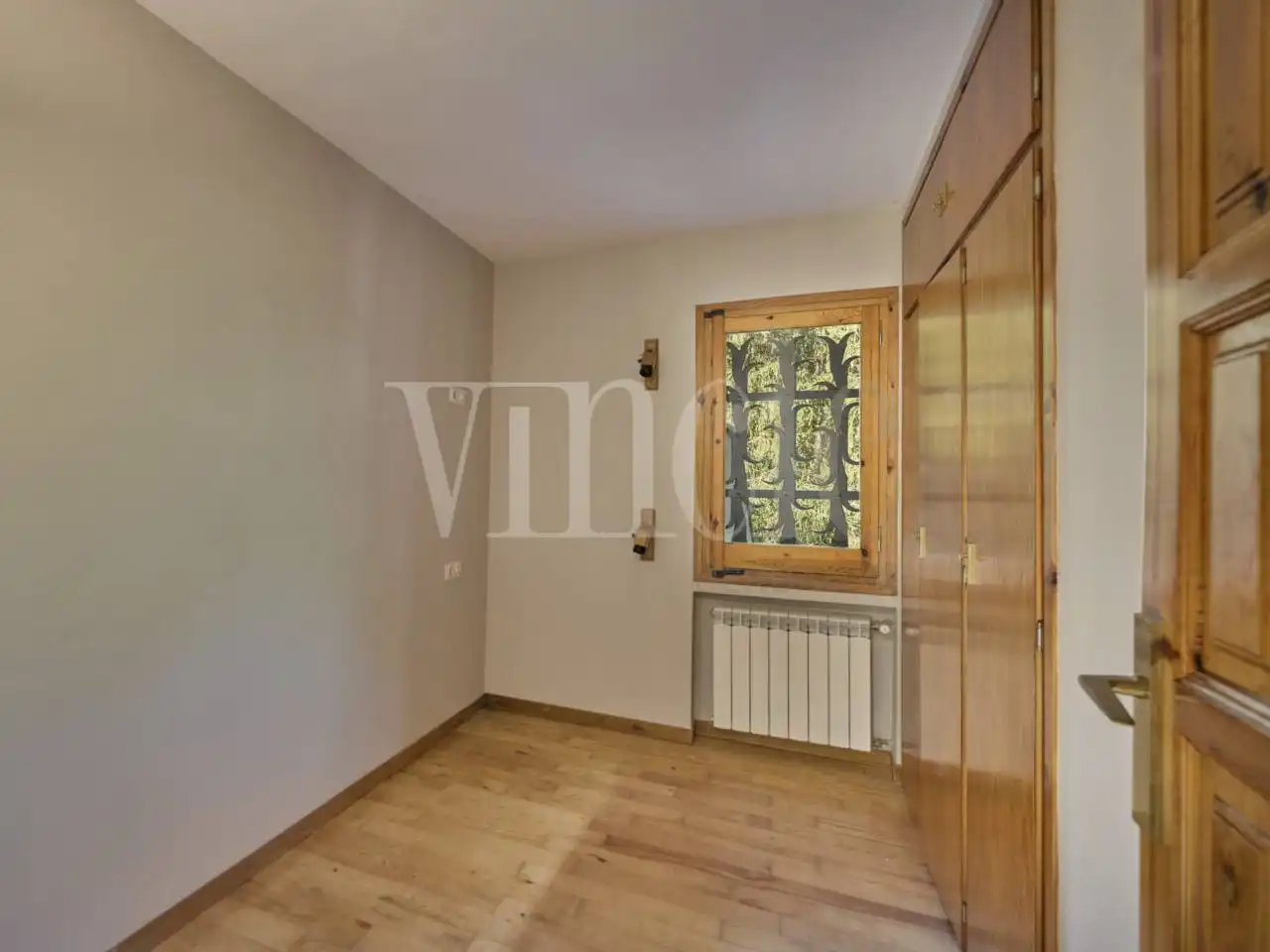 Bedroom of Detached homes for rent in Alp  with Heating and Parquet flooring