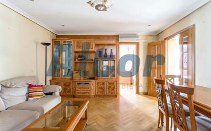 Living room of Flat for sale in  Madrid Capital